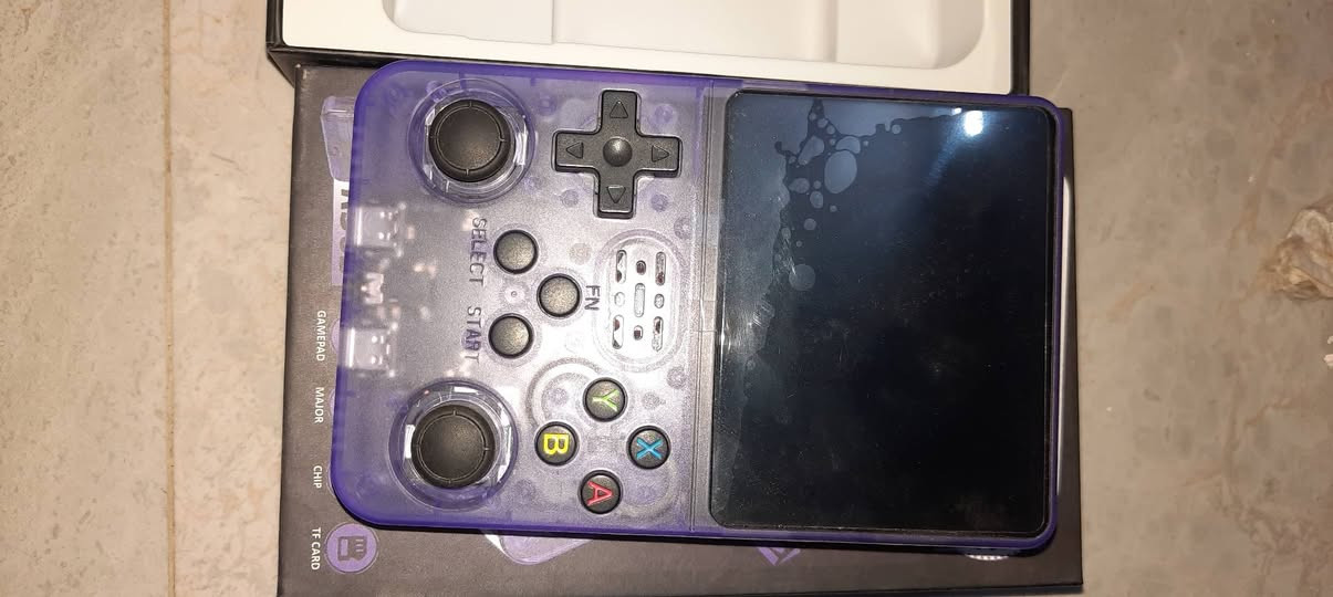 جهاز ألعاب محمول R36S السعر 25000 للحجز والاستفسار واتساب ( *********** ) 🎮👾💻🎉👍
