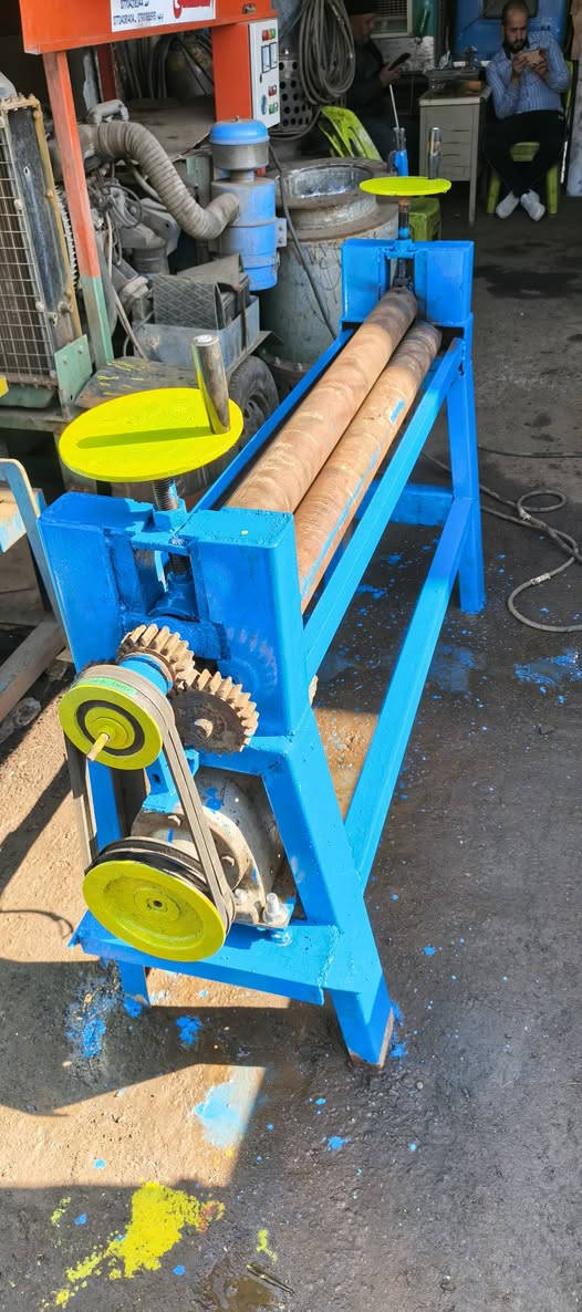 روله درفله عرض ١٣٠سم تلف ٢ملم كامله ماطور كيربوكس وسويج كهربائي ***********
