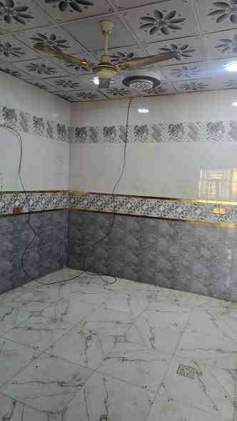 دارسكن وقف سني مسجل اصولي المساحة 200متر العنوان بصره أبي الخصيب باب طويل  يتكون بيت غرفتين ودوانيه وصاله ومطبخ صحيات داخليه وخارجيه سكف سندويج بيت مرتب ونضيف وفارق الكاتب وستالم مفتاح 🔑  السعر 40مليون وبيه مجال الاستفسار اتصل ***********
