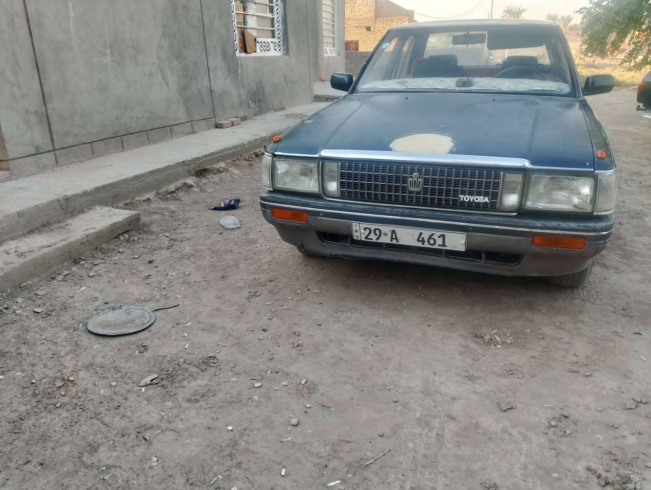 سلام عليكم سيدان للبيع مكينة بيه دخان فقط مكفولة من الصوت شرط خرسة      كير حاوية من ابو جنة المالكي 
 تخم تاير 4   باتري توني شديته     ضفيرة هية ولعقل مالتهة مال مكينة مال حاوية. زلغ واحد ما بيه   ###  سياره عوزهة فقط مكينة تجفت.  وبطانتين مال باب    سعره.  /30/ ورقة.     عنوان ديوانية عفك     ***********
