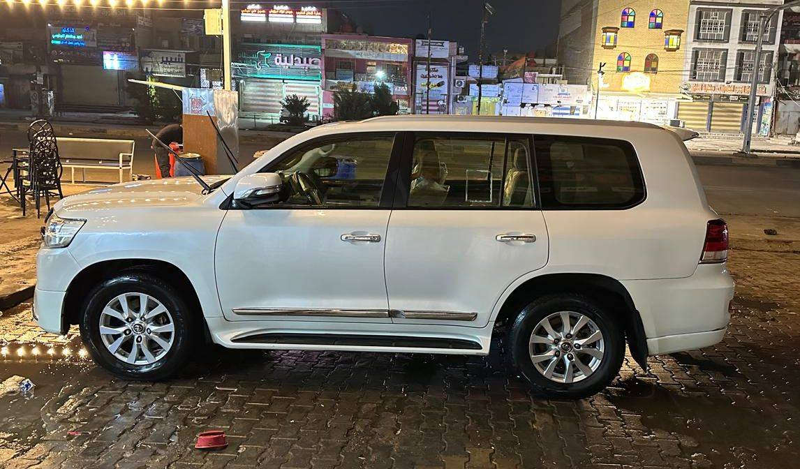 السلام عليكم
لاندكروز 2018  مواصفات لكزز. 6سلندر سيارة مشتريها كلين حادثها بغداد راجعة بلادي. موضح بصورة  ،حساسات جانبية  شاشات +مواصفات هواي بيها ٫ تخم  تاير جديد،  السيارة  نظيفة ما بيها نقص برغي  ، ابيع وكالة  ومدة بتحويل6 أشهر يبقى مبلغ عل تحويل ،

السعر51 $ الف  وبيها مجال .

*********** واتس اب

رقمها بغداد .
