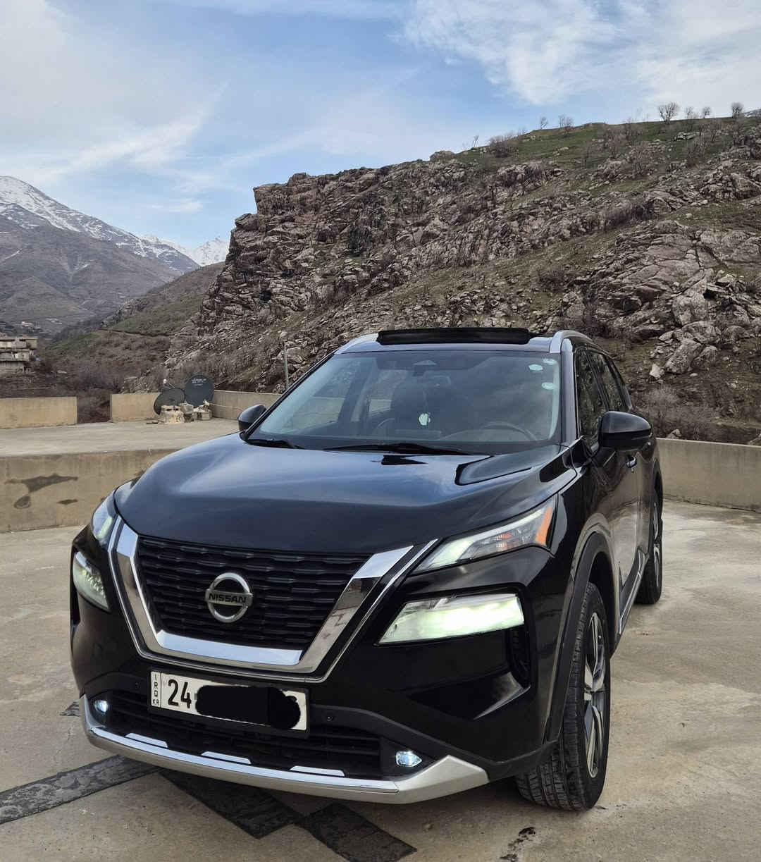 بسم الله الرحمن الرحیم
نيسان روج 2021 SL AWD فوول مواصفات ماشی 52 mil
محرك ٤ سلندر 2500 cc 
سیاره بدون صبغ بدون ارباك ، ارباكات كله سلیمه بلادی شرط سیارە مال بیت مابی مصاریف .
سیاره باقی علی البلادی بدون رصعه بدون بارد بدون ای شی ، بالعافیه علی یاخذها
رقم شاصی و سونار داخل منشور
فوول مواصفات SL AWD :
بصمه تشغیل عن بعد بانوراما فور ويل دبل اكسل 5 كاميرة قيادة الية قيادة نظام ايكو وستاندرد و صبورت رادار  ۳٦۰ حساسات خلفيه توقف ذاتی كشن جلد كشن كهربائي  
كشن هيتر كشنات خلفی تدفئه سكان هيتر    
لايتات متركس ال اي دي (زينون)
لايتات تفاعليه ويه رادار تقوه وتضعف
بك لايت لد شفتات بل ستيرن
٥ بصمات جميع ابواب وصندوق
رادار امامي وجانبي وخلفي
نقط عمياء خروج عن مسار
توقف الى خلف في حالة تنبئ بل اصطدام
توقف ذاتي في حالة تنبئ بل اصطدام من امام هندبريك بصمه اوتوهولد بريك بل ازدحام تحكم ستيرن جهتين جامات الخلفي برده صندوق كهربائي .......
گیر و محرک تحویل غرامات کلە بشرط وكاله باسمی رقم دهوک دولی تحویل وکالە بشرط 
*********** viber & watsapp
