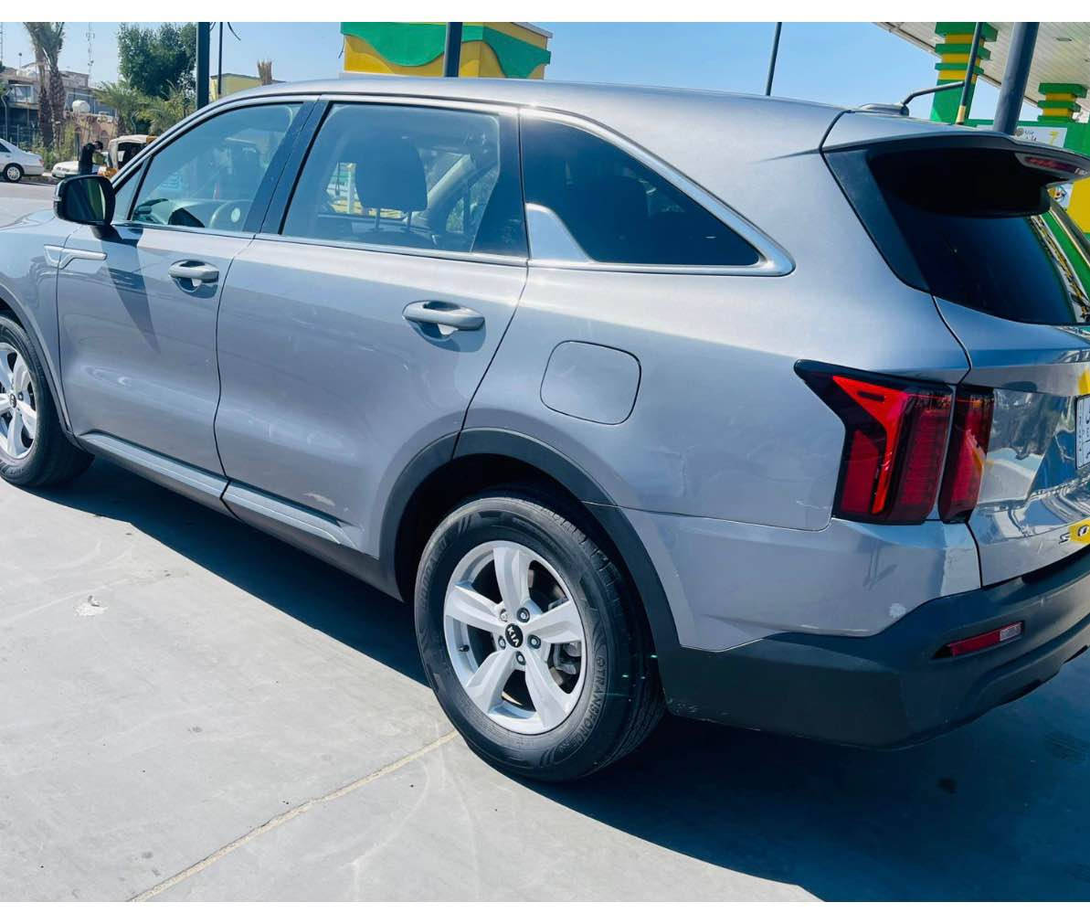 سلام عليكم  للبيع كيا سورنتو موديل 2021 ضرر  يدعاميه خلفيه وجنطه بارد الصور مرفوقه بلمنشور  
ويبيها بلعراق صبغ جاملغ خلفي وباب خلفي كلير فقط 
7 راكب 
4 سلندر 
شاشه 
كامره 
حساس 
فور ويل 
رقم بغداد تحويل ثاني يوم 
السعر160 شراي اتصل 
الخاص مغلق 
*********** Colombo, Sri Lanka
