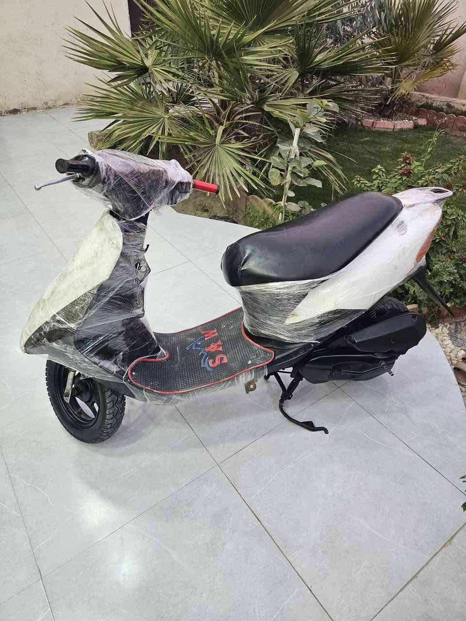 دراجة ساسوكي رياضي نضيف 
تخم تايم جديد
باتري جديد
مكينه ناعمه 
رايده ب200الف قفل
***********
