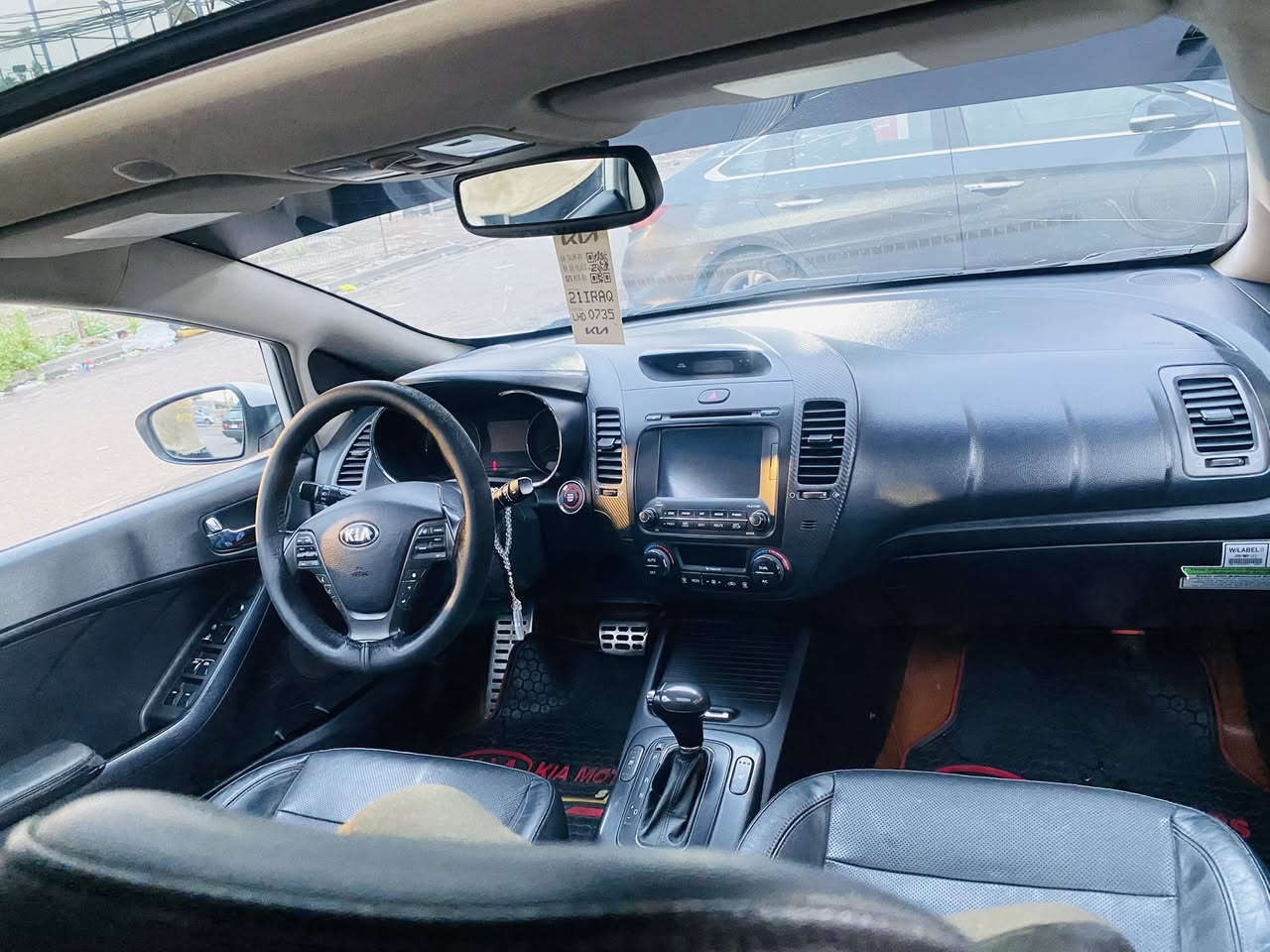 كيا فورتي 2015 وارد امريكي مواصفات ايراني vlp فتحه بصمه بيباب بصمه كشنات جلد تدفئه تبريد بلكشنات حته كشنات الخلفيه مري شفط  ويل كب اكروم مكينه 2000 gdl بدون حادث فقط باب الخلفيه وره الصدر بيهه بارد حدايه صدر سبعين بلميه ماشيه 137 كيلو سياره جديده بمعنه الكلمه مكان السياره بغداد حي العامل مقابل البيت الياباني السعر 118 او بيهه مجال للشراي ***********
