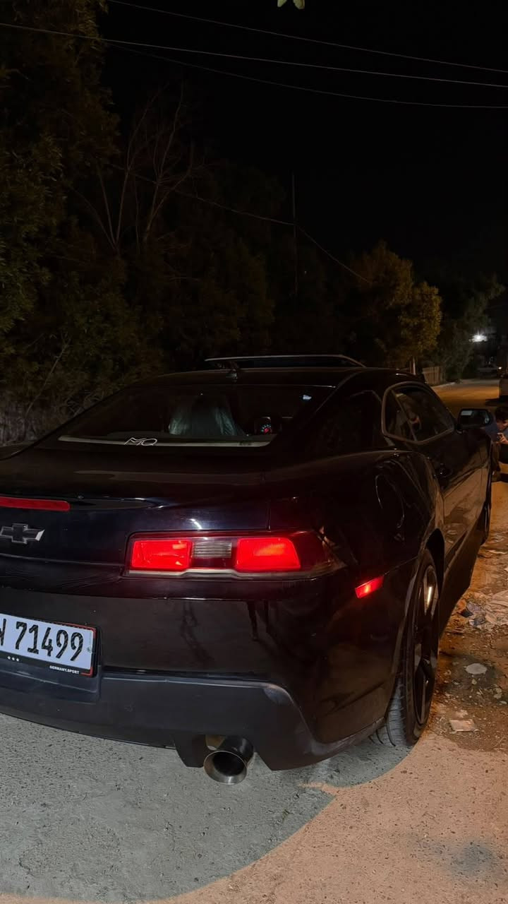 السلام عليكم كمارو موديل 15 RS V6
السيارة فول للأخير فتحة شاشة كبيره 
داخلة كلين وهنا صار بيهه قطعة وحدة فقط 
كفالة كير مكينة اكسل كلة مكفول جديدة السيارة تاخذهة متصرف عليهة ربع بيهة ادامة كاملة رقم بغداد باسمي 
السعر 100 
مكاني الدورة ابو دشير
رقمي *********** رقم صاحب السياره اني مكلف بالنشر
