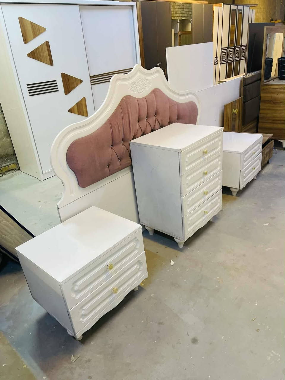 غرفه ترڪي مديل كانتري مستخدم 🇹🇷
6قطع 
نضافه 80\💯
نضام ابواب 💢
السعر 550قفل 💸
مع شد🪛 ونقل 🚚  مجاني  داخل بغداد  محافظات بكروه


**إذا كنت صاحب هذا الإعلان وتريد حذفه لأي سبب، رجاءا أرسل رسالة إلى الدعم الفني**