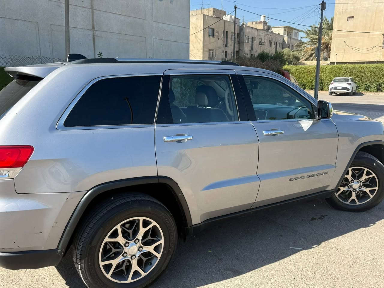 السلام وعليكم
جيب 2017 لمتد للبيع السعر 215 مكاني بغداد زيونة 

***********
