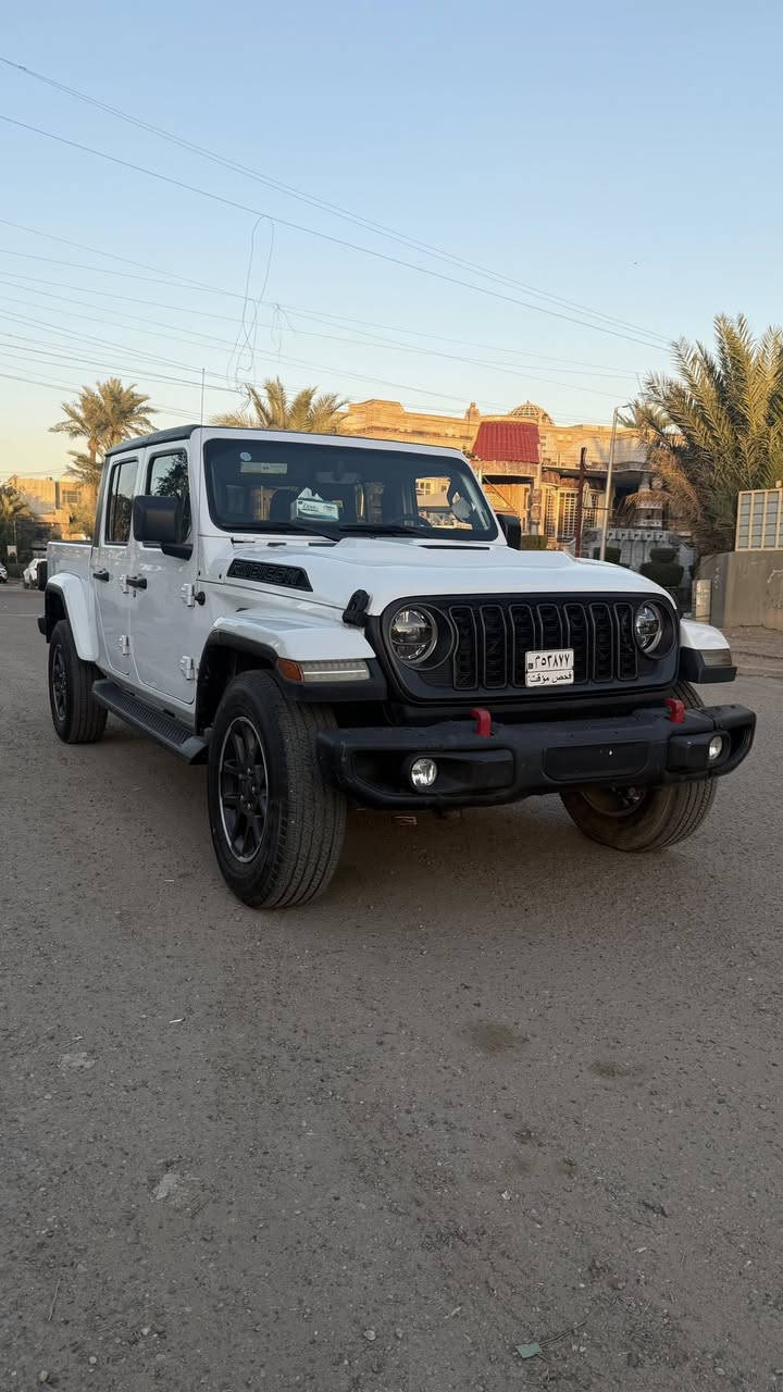 ⭐️ جمعه مباركه ⭐️
✨ جيب كلاداتور اوڤر لاند ✨

🌟 السياره جداً نضيفه من التصليح للباب البيت🌟 

موديل ؛ 2023 💥
عداد مسافه ؛ 4 الف ميل 💥
محرك : 6 سلندر / 3.600 💥

مواصفات خير وبركه موجودة 🔥

الضرر : بنيد تبديل وصبغ 
          ايرباك دركه ودشبول 

صور الحادث مرفقه بالمنشور 👇🏻
+ غرفه السياره تم العمل عليها بصوره راقيه جداً 

موقع السياره : بغداد 📍

اتصال : *********** 
  ***********

السعر : اتصل وبيك خير وتدلل ❤️🌙
