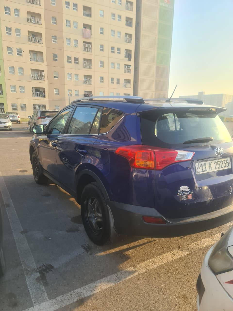 راف فور 2015 le
وارد امريكي كلين تايتل
بيها بارد ورصعات وشخوط وجراد 

ماشية 243 الف كيلومتر قابل للزيادة

150 وبيها مجال 
مكان السيارة بغداد الامين 
***********
