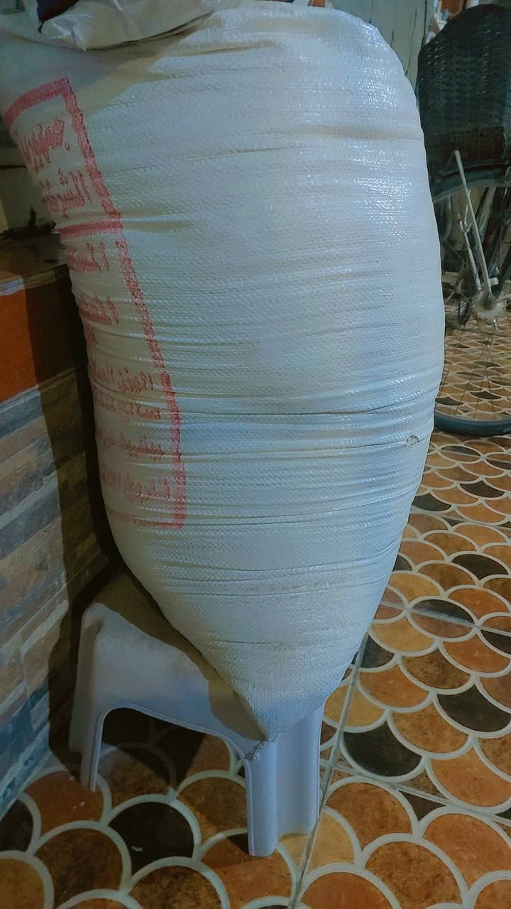 كيس طحين تقريبا ٦٠ كيلو البيع ابيض السعر ٣٥ وبي مجال قليل الاتصال ***********
