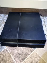 بلي4مستعمل سبوع السعر 300قفل07721606530