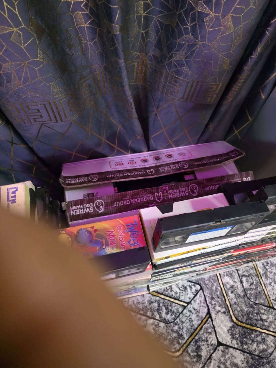 السلام عليكم كاسيتات فديو عدد 225 المحتوى مشكل انضاف سعر كاسيت ب 1000 مكاني بغداد مدينه الصدر الهاتف ***********
