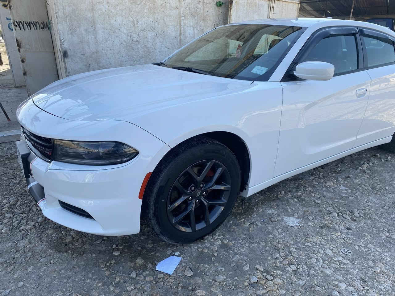 چارجر للبيع موديل ٢٠١٦ sxt السيارة دخلت كلين وصار بيه باب وجاملغ وشخط بلباب الخلفية اثر طخة رقم بغداد ماشية ٩٠ الف للتواصل ***********
