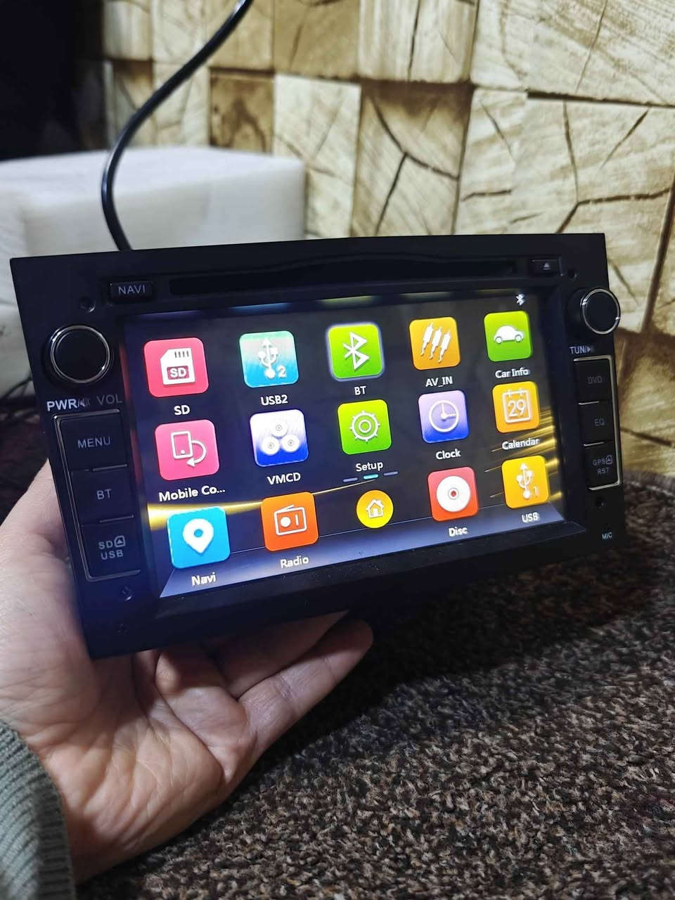 شاشەیەکی جۆکەر  سیدی و دیڤیدی +لەمس+بلوتوث+ڕادیۆیەکی زۆر باش+سەوتێکی زۆر بەرز و ساف وەک ئێمپری فایەر  +کامێرا ئەخوێنێتەوە+میمۆری و فلاش 
نرخی 75 هەزار 
*********** السليمانية, العراق
