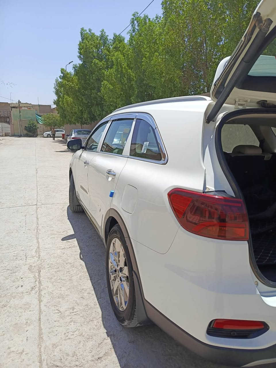للبيع فقط
سورنتو موديل ٢٠٢٠ مكفولة من الصبغ رقم بغداد فول مواصفات دفع رباعيAWD، كشنات تدفئة تبريد ، كامرات محيطية، جي بي اس وباقي المواصفات معروفة.
عداد السرعة ٧٢ الف كم 
السعر المطلوب ٢٦٠ ورقة وبيها مجال 
تلفون ***********
