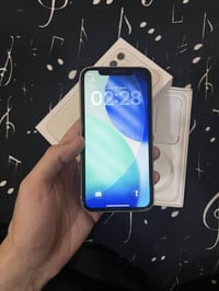 ايفون 11 عادي للبيع الجهاز مثل ما موضح بالشكل الظهر بي كسر من فوك و في...