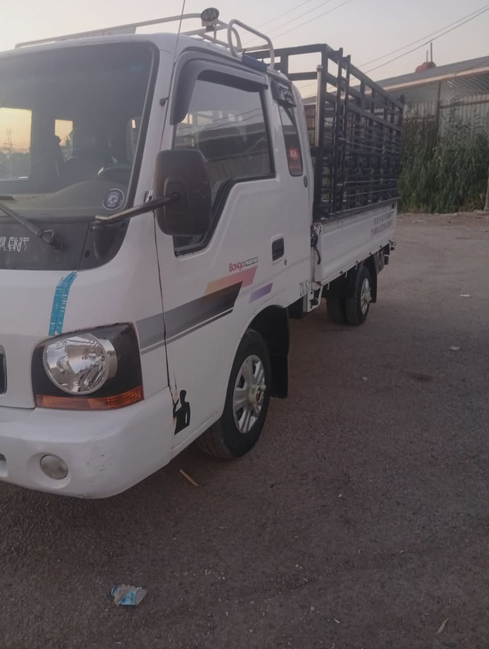 سلام عليكم كيا حمل البيع ام عيون رقم بغداد مشروع وطني سنويه 29نكليزي موديل 2001 مكينه وگير واكسل وحداديه وكهربائيات وتخم تاير وشاصي كفاله وسعر 70ورقه عنوان بغداد الشماعية والاستفسار على هاذا رقم ***********
