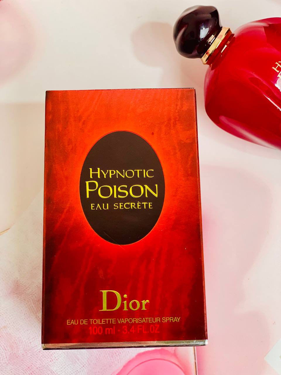 ✨ عطر الأنوثة الطاغية ✨

عطر Hypnotic Poison Eau Secrète من Dior 💄❤️
سحر ما ينقاوم ولمسة فخامة بكل رشة 😍

✅المكونات 
الفانيلا حلو اللوز فاكهي الجوز ناعم خشبي جود الهند الزهور البيضاء بلسمي 😍💄✨

💋 رائحة دافئة وجذابة تخطف القلوب
🌹 مزيج أنثوي يجمع بين النعومة والقوة
✨ ثابت ويفوح لساعات طويلة

إذا تحبين تكونين مميزة بكل مكان ✨
هذا العطر راح يكون توقيعك الخاص 💃
الحجم 100ml المنشأ أمريكي 🇺🇸

# #الجميع #عطور #عطر #explore


**إذا كنت صاحب هذا الإعلان وتريد حذفه لأي سبب، رجاءا أرسل رسالة إلى الدعم الفني**
