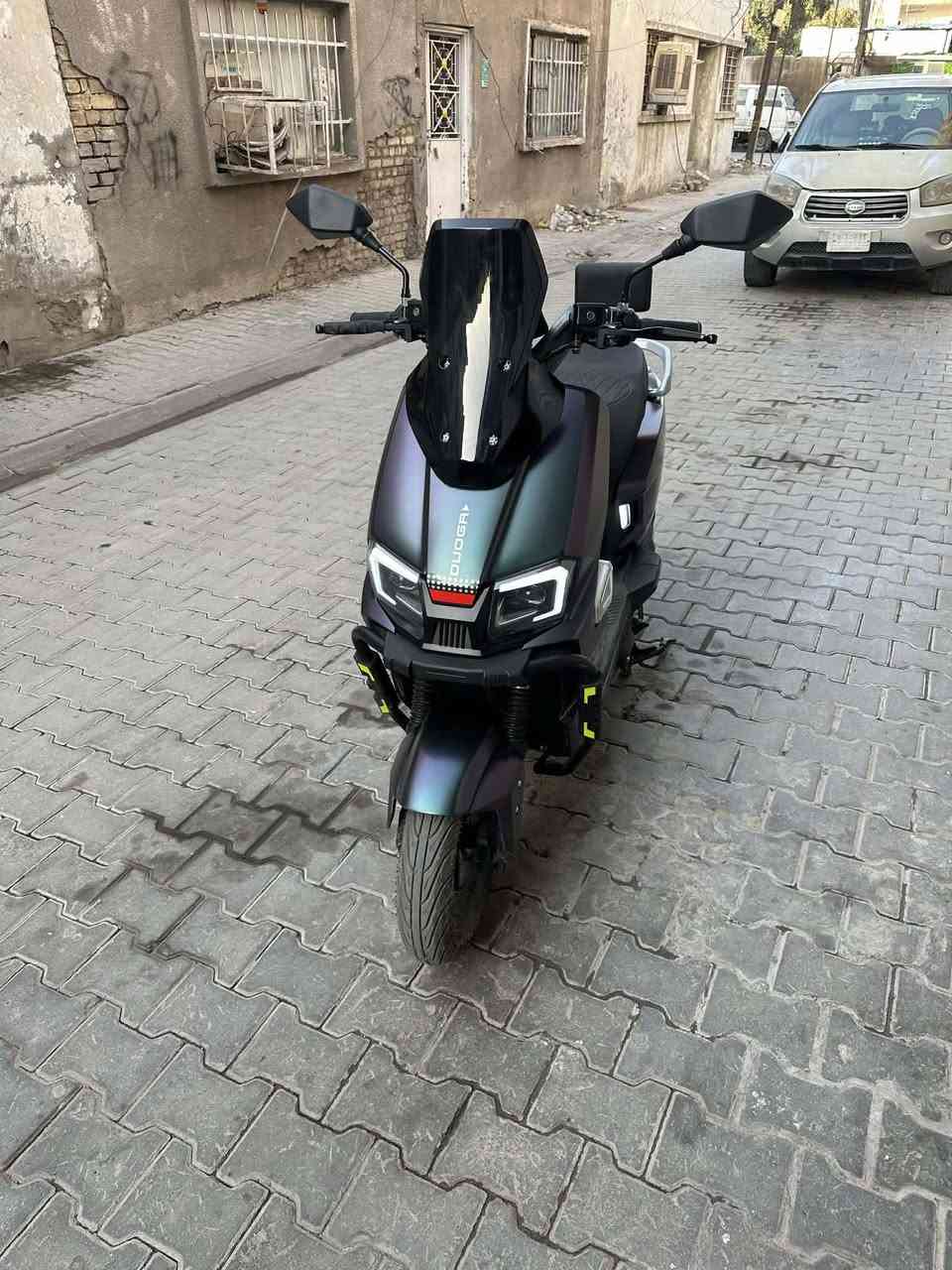 السلام عليكم للبيع دراجه الموديل الجديد الصاعقه لون مميز 
دراجه ٦ بطاريات ولايت عدسه LED عالي ناصي وبيه منفذ شحن للتليفون الدراجه شاشه دجيتال والدراجه بيه 3 سرعات  
سرعه 100  فجوج بريك رياضي 
دراجه جديده ومستعمله قليل مو هواي السعر مليون و١٠٠ الف 

*********** اي استفسار اتصل
