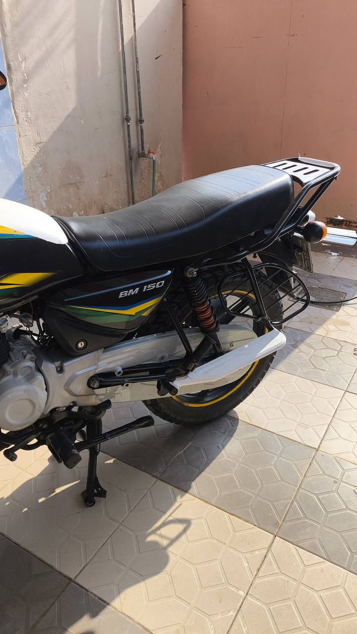 السلام عليكم دراجه بوكسر 2023لوحه وسنويه نكليزي تحويل ثاني يوم دراجه خير من الله عل وكاله وتجي وتكلب وتقتنع مابيها اي نقص مكانها بعقوبة ***********
