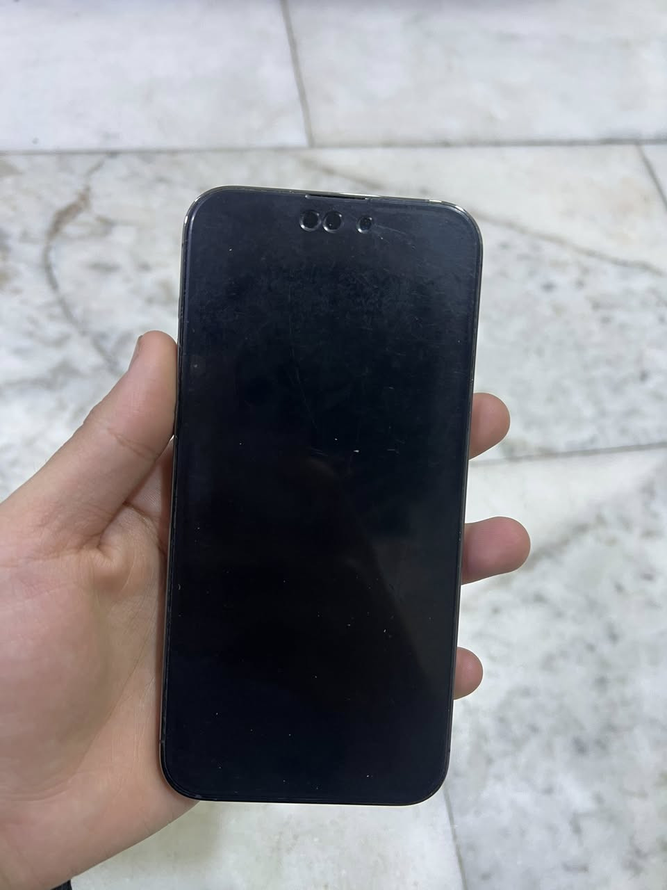 ايفون 14 برو ماكس مكفول ✅
ولا شخطة ولا زلغة، بعده يلمع ✨
مداخل تصليح أبد، مكفول ✅
ذاكرة 256 گيگا بايت 💿
كاميرا سينمائي 4k 🎥
بطارية 81 🔋
" بغداد، الدورة "
- السعر 980 الف 💸.


**إذا كنت صاحب هذا الإعلان وتريد حذفه لأي سبب، رجاءا أرسل رسالة إلى الدعم الفني**