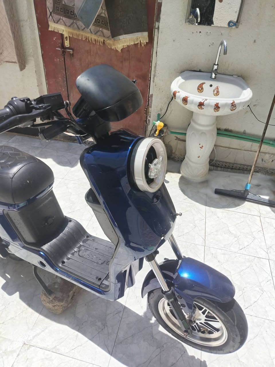 دراجه ار 9 للبيع دراجه كهربائيه كلها شغاله من طول 400 وبيها مجال الشراي يتصل عنوان البصره الزبير يمحكمه الجديده 7747256864 الطول الموديل 26 بطاريات 32 امبير اتجاه اتجاه خمس بطاريات بيها السعر


**إذا كنت صاحب هذا الإعلان وتريد حذفه لأي سبب، رجاءا أرسل رسالة إلى الدعم الفني**