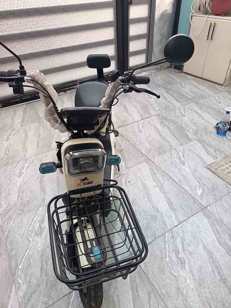 بايسكل شحن اخو جديد كلش نظيف السعر 160الف العنوان كركوك حي الواسطى قرب شقق الغاز ***********
