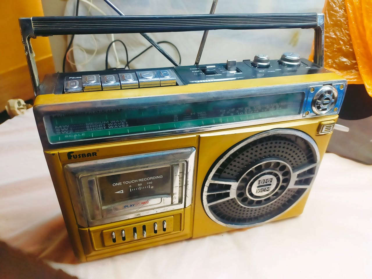 مسجل راديو جوسونيك صيني دبل اريل شغال ونظيف وحلو ونظام ايكولايزر الصوت 
سعره 25 الف ...واتس ***********
