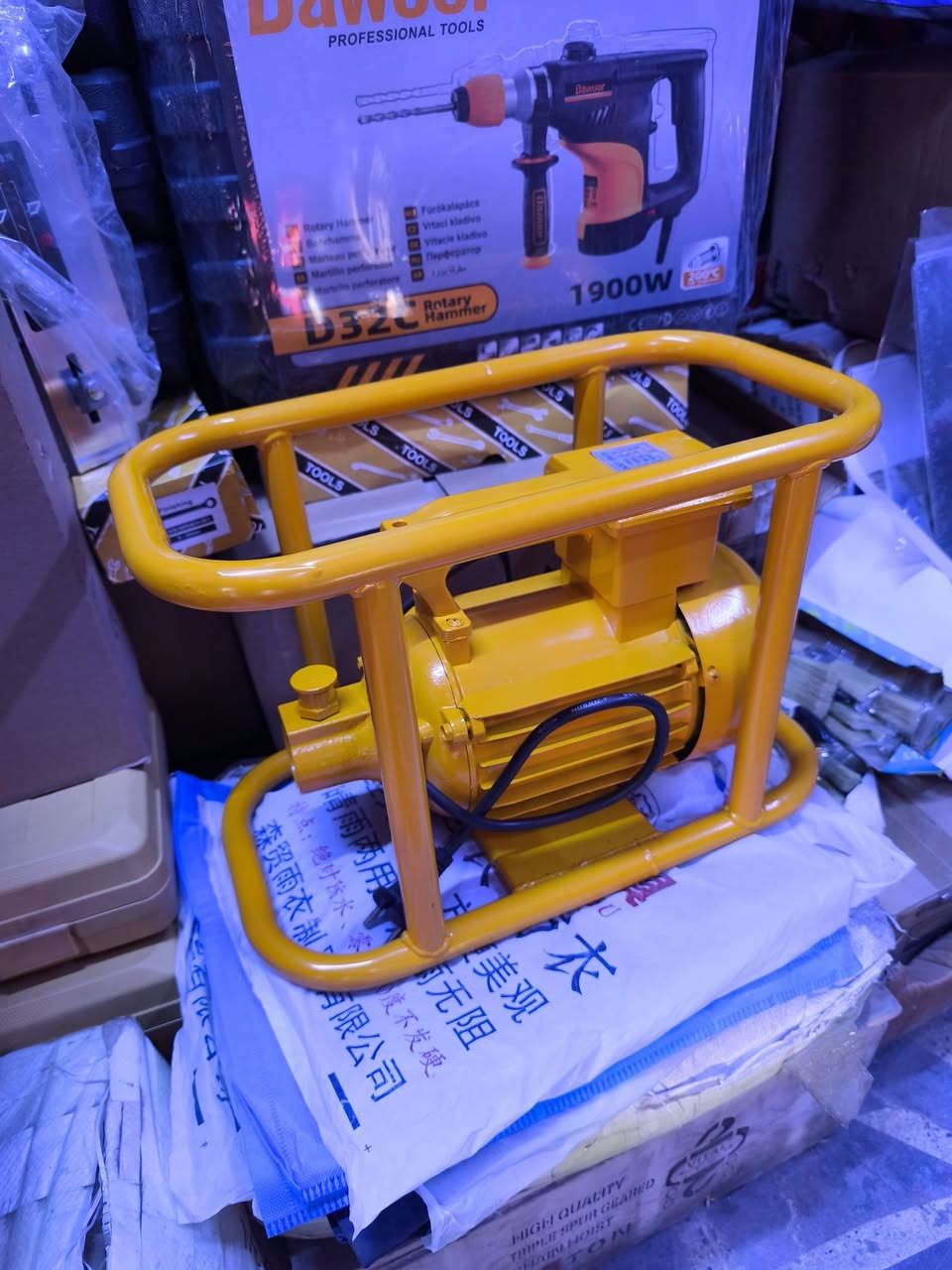 🔧 هزاز خرسانة كهرباء (فابريتر) شغل ثقيل
إذا تريد صب نظيف وخرسانة قوية بدون تعشيش، هذا الهزاز ينجز الشغل من أول مرة.
✅ كهرباء قوي
✅ خرطوم 6 متر يوصل لأعمق مكان
✅ ملف نحاس أصلي يتحمل الشغل الطويل
✅ اهتزاز عالي يطلع الهواء من الخرسانة
✅ يخلي الخرسانة متماسكة ويمنع التشققات
يفيدك بالأعمدة، السقوف، الأسس، وكل أعمال الصب.
شغل عملي يعتمد عليه بالموقع.
💰 السعر: 170 ألف دينار
📞 للحجز والاستفسار: ***********
🚚 توصيل متوفر
