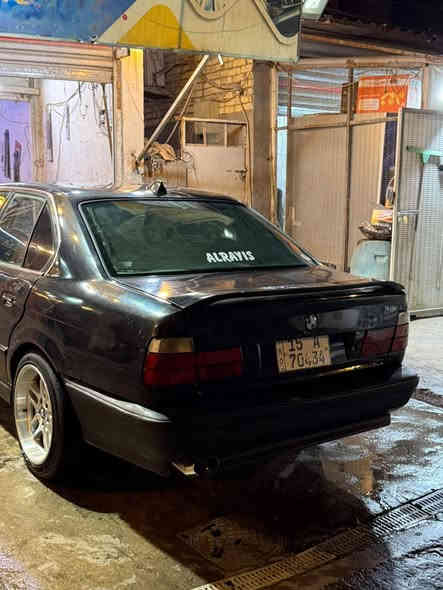 السلام عليكم BMW 535 كير عادي صدر امامي وخلفي جديد واكسل ودرامات كلا جديد وكير جديد مكينه خير من الله ما ناقصها شي لايت صليب سموك بجم دخاني كصيف كلش ناصبه و ويل m وباقي التفاصيل بالصور وكيرها شورت شفت نمره قصيره 
مكانها بغداد مجمع مشن او غزاليه والسياره ب اسمي ومشروع وطني تحويل ثاني يوم كامله من هزه من ارقام من غرامات وكلشي البارحه مستلم ارقام وسنويه السعر (( 50 )) وبيها مجال 
***********
***********
