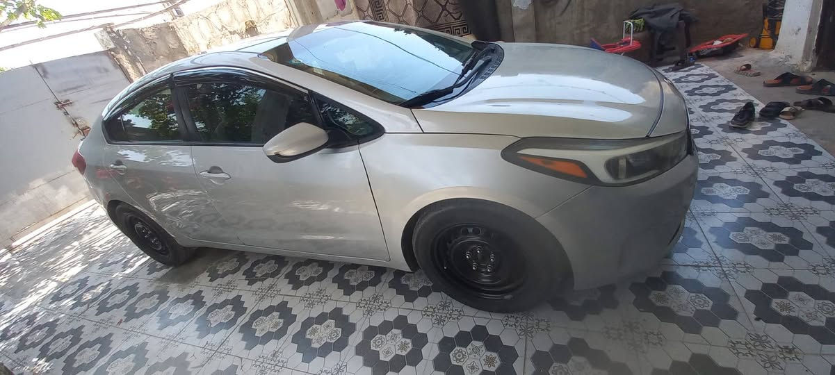 فورتي ٢٠١٨ محرك ٢٠٠٠ ماشيه ١٣٣ جاهزه  محرك كير تبريد السعر نهايته ١٠٠ اتصل ***********
