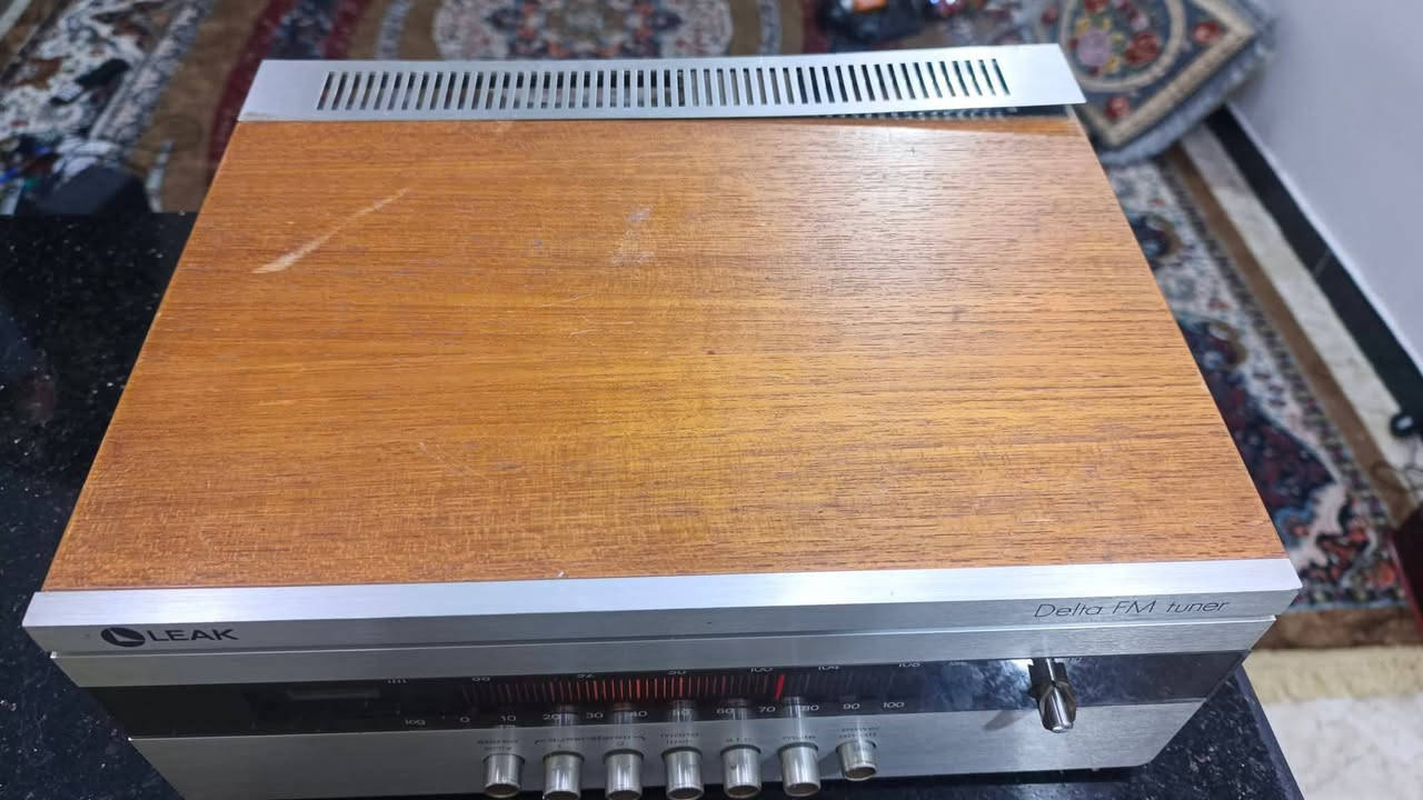 راديو Leak باله انكليزية صناعه انكليزية موديل 1972، موجتين FM، لكن ما عرفت اخرج من الجهاز لان مبي سماعات يرادله سماعات خارجيه . 
40 الف


**إذا كنت صاحب هذا الإعلان وتريد حذفه لأي سبب، رجاءا أرسل رسالة إلى الدعم الفني**