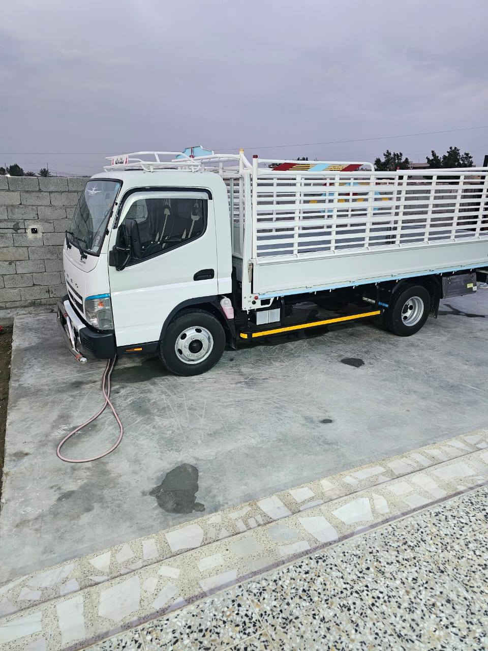 سلام عليكم كنتر مديل 2026 جديده ماشيه 7000 سياره حدادة بشتوان كامله دوشمه واقيات درع صندوك ستيل مغلفه فابلون رقم بغداد مكان سياره بغداد 
***********
