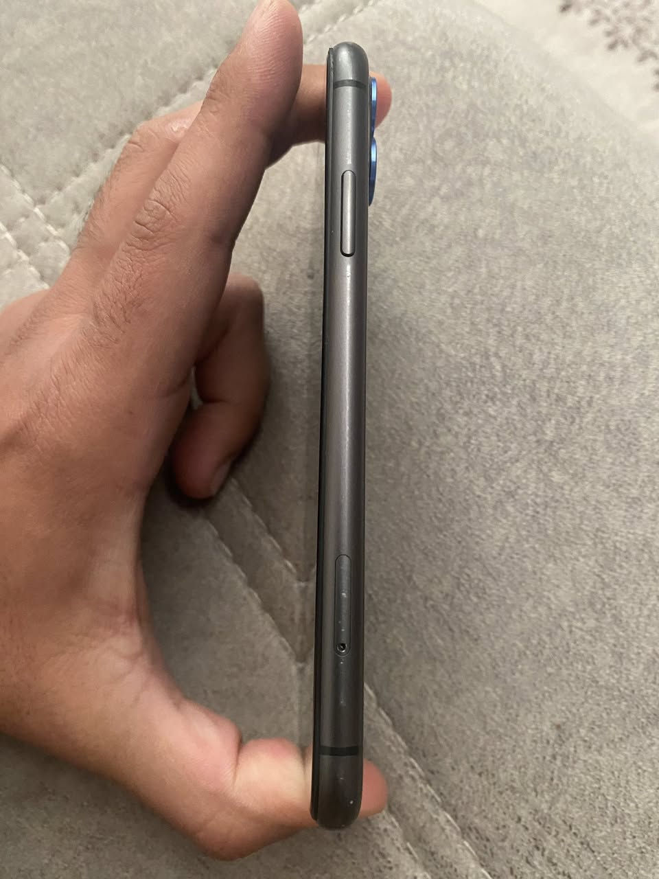 سلام عليكم 
ايفون ١١ عادي ذاكره ١٢٨ بطاريه ٧٤ شحنه كلش حلو تريد أبدلك بطاريه وكاله ضمان سنه ب٢٠ الف الجهاز نضافه عاليه كلش شاشه مبدله نوعيه كلش حلوه فيس إيدي شغال الجهاز كله شغال ومكفول من كلشي سعره ١٩٥ بس مجال بسيط كلش مكاني كربلاء فندق البارون توصيل موجود ***********
