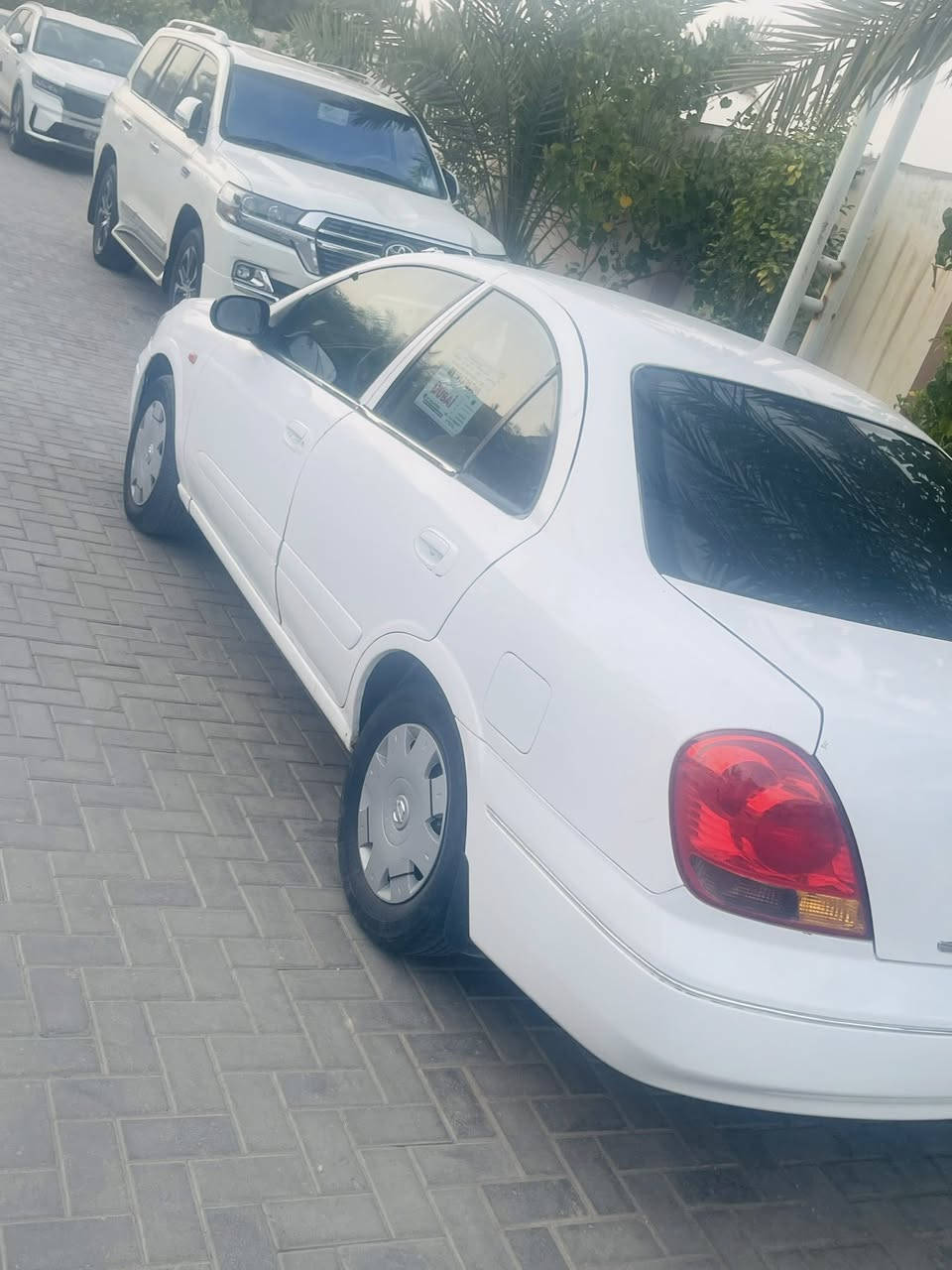 بسم الله 
نيسان سني ٢٠٠٤
سيارة مصبوغة عام بدون حادث أو دواخل 
مكينه وكير وحداديه بالجيس 
للاستفسار اكثر ***********
