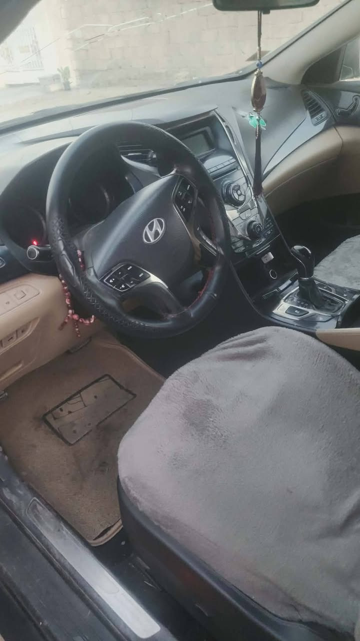 السلام عليكم سيارة هونداي ازيرا موديل ٢٠١٢ خليجي
بيها قطعتين صبغ خلفيات جاملغ وباب بس رش صبغ
رقم دهوك سياره باسمي گايمه السياره
تخم تاير جديد تبريد منظومه جديده
مكان السياره بابل المسيب اذا اكو مراوس عادي
السعر ١٠٠ بيها مجال بسيط
الاستفسار ع الرقم ***********
