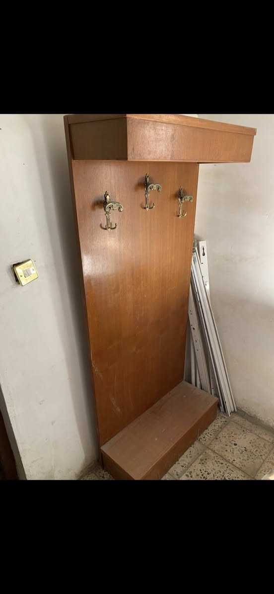 للبيع غرفة نوم 
كنتور 6 بوب خشب عراقي
جربايه مع ملحقاته
العنوان / بغداد  - الدورة 
ملاحظه: 
1-النقل والتوصيل والفتح الكنتور عاللي يشتري
2- بيع كامل الغرفه وليس جزء


**إذا كنت صاحب هذا الإعلان وتريد حذفه لأي سبب، رجاءا أرسل رسالة إلى الدعم الفني**