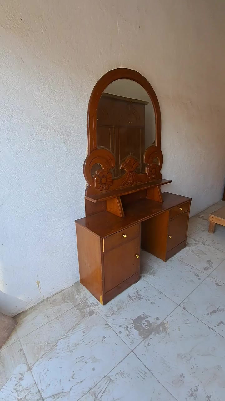 سلام عليكم غرفه نضيفه للبيع سعرها مناسب لستفسار ***********
