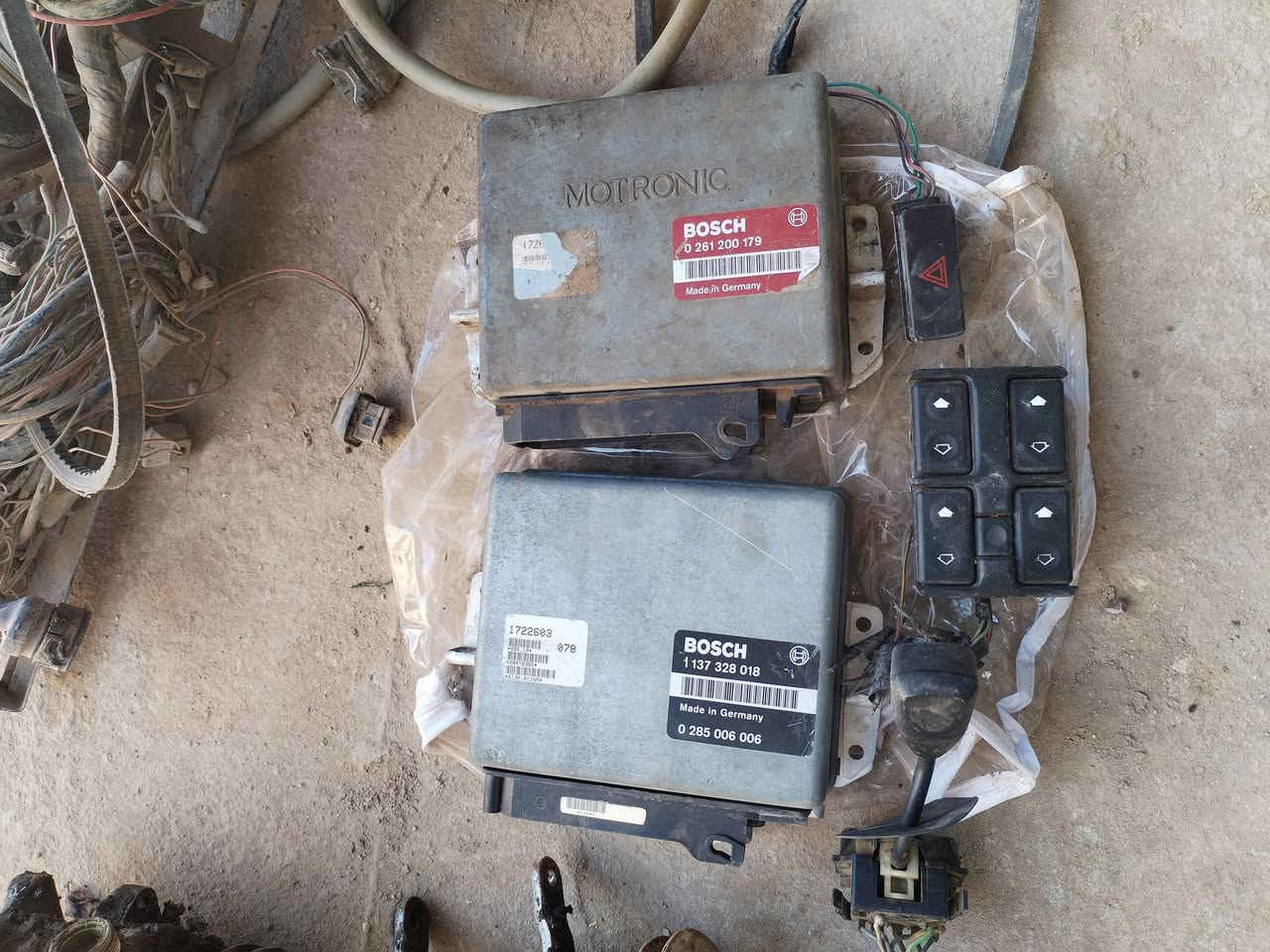 غراض ب ي م السعر 200
وبي مجال رقم صاحب. ***********
