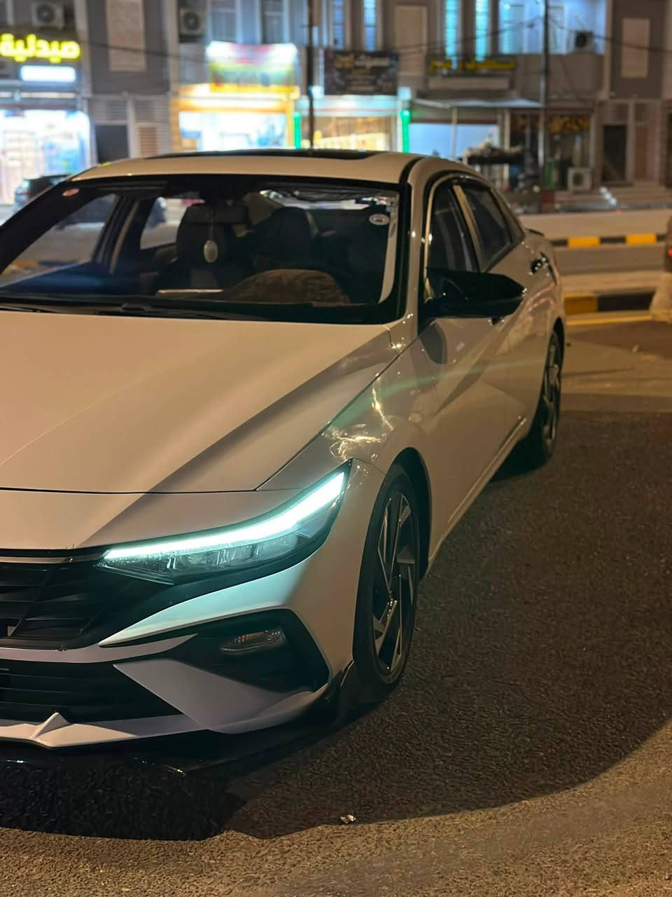 السلام عليكم النترا تجميع صيني
موديل2024
عداد المسافه 38km 
محرك 1500 دبل نوزلا 
فتحه سقف 
كروز سرعه 
تحكم ستيرن 
انضمه قياده 
سايد بريك دكمه 
لايت زنون عدسه 
عينه ديجيتال 
حساسات امامي + خلفي 
كشنات جلد داخل احمر مطعم اسود 
تجي بمواصفات1/1
رقم اربيل
السعر 135 ورقه وبيها مجال بسيط بيها طرف الجاملغ الامامي 4 اصابع مكحل 
اي استفسار 
***********
مكان السياره النجف قريه الغدير
