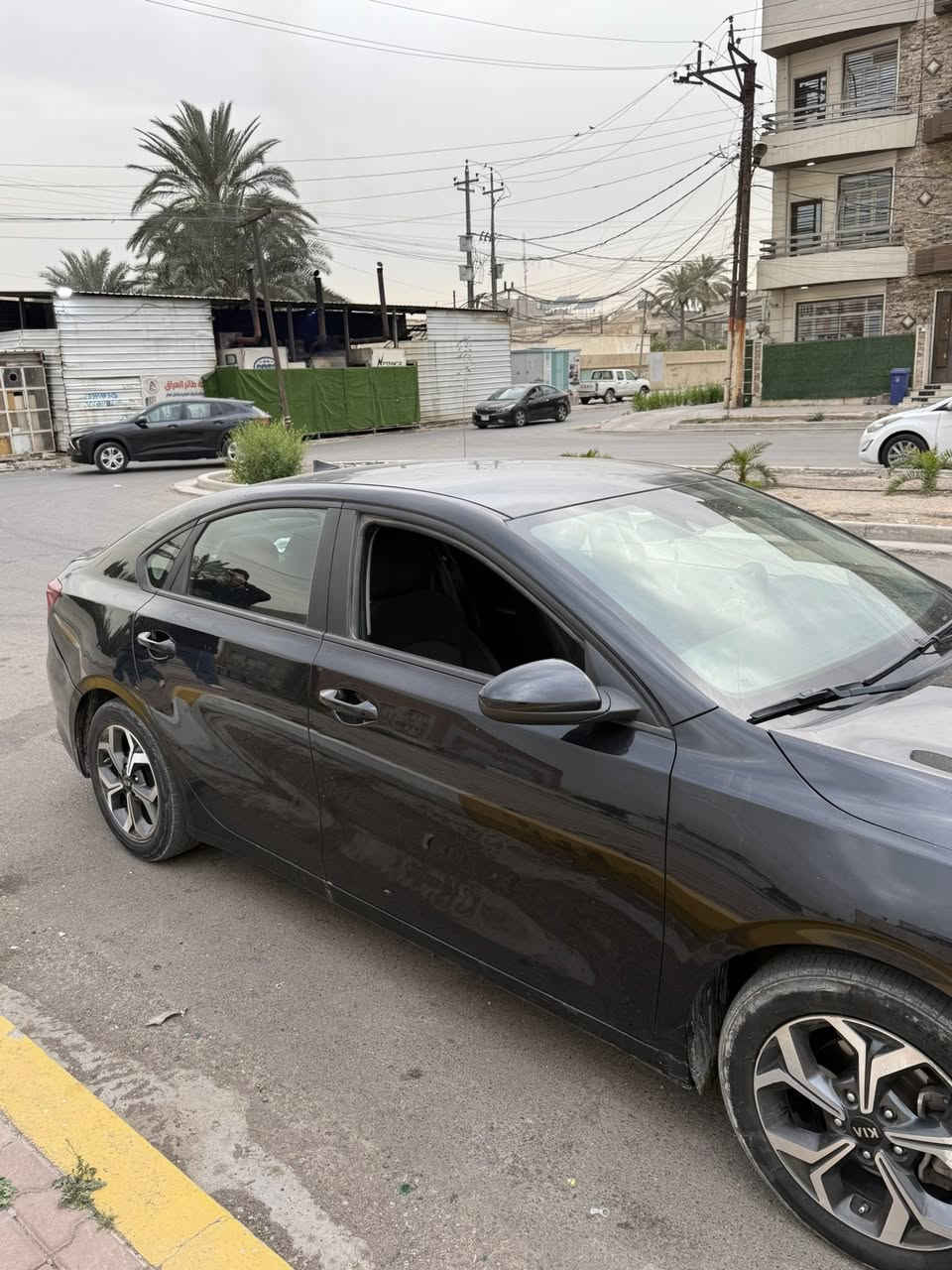 السلام عليكم سياره كيا فورتي موديل 2021 اللون اسود رقم اربيل الجديد وارد امريكي صور الحادث مرفقه في المنشور  ممشى السياره 60 الف ميل مواصفات السياره نص فول المعروفه شاشه مانع تصادم تحديد مسار كامره خلفيه ويل 17 وباقي الموصافات المعروفه بالفورتي السعر 113$ مكان السيارة المنصور  للتواصل  ***********
