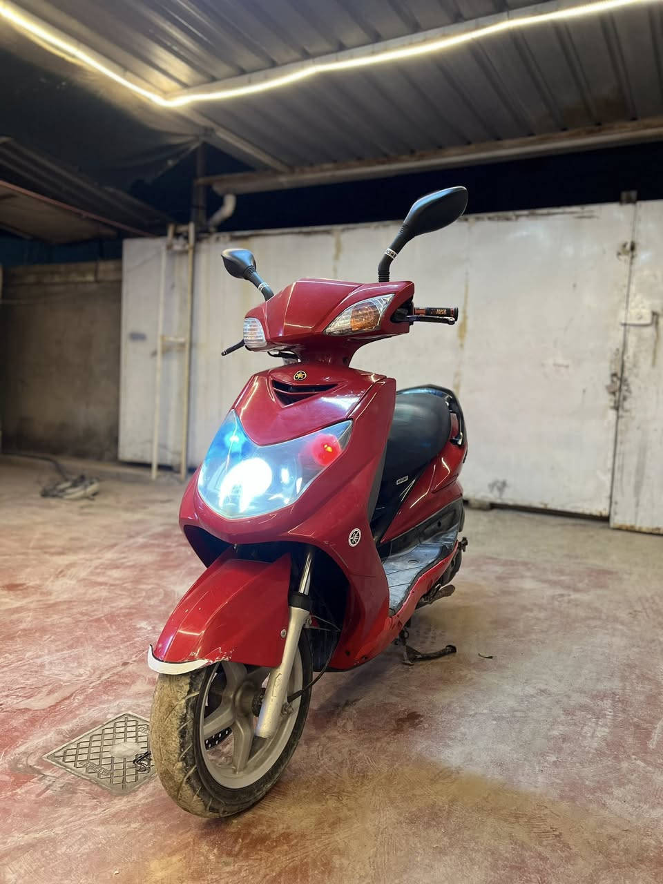 السلام عليكم شلون الشباب 
دراجه سكنس فحل ياباني النظافه مثل ما موضح بالصوره مكينه ناعمه دراجه مرتبه  السعر 750 وبيها مجال بسيط مكاني بغداد قرب جزيره بغداد السياحية ***********
