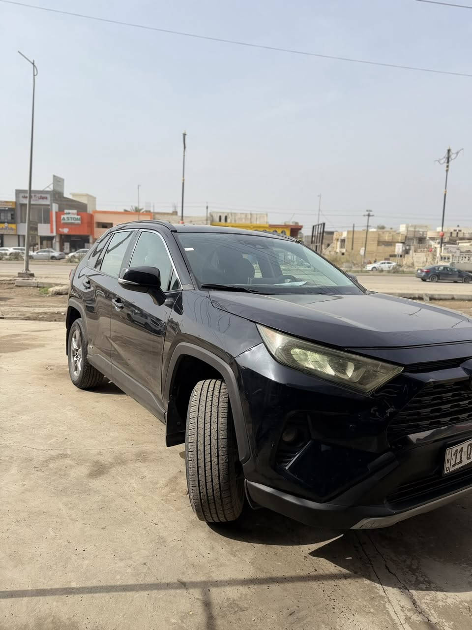 السلام عليكم للبيع نقد فقط بدون مراوس
تويوتا راف فور Rav4 
السعر 205 ورقة 
رقم بغداد 
الموديل  :2023  وارد امريكي ضرر قطعتين + ربع الباب السونار بالمنشور
الموصفات :
* اللون : اسود 
* عدد المقاعد :  5 راكب
* المحرك :  2500 بانزين هايبرد 
* الرقم : بغداد 
* ثلاث وضعيات قيادة
* رادار امامي مانع تصادم
* تحذير النقاط العمياء
* شاشة لمس كبيرة تدعم اندرويد اوتو وابل كار بلي
* نظام الخرائط   GPS
* المصابيح الأمامية زنون
* مكيف خلفي
* بلوتوث
* محدد السرعة التفاعلي
نظام البريك الذاتي
.
عنوان السيارة ديالى بعقوبه ***********
