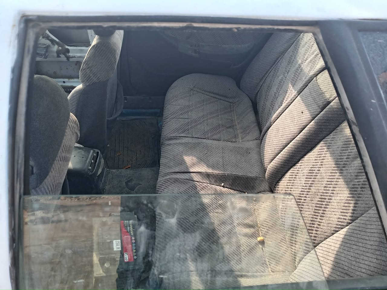 السلام عليكم سياره للبيع راعيه ميت تكفل سرقه سياره خير من الله بس بيها بخاخات تعبانه لسعر ١٢ بيه مجال حك جيه ***********
