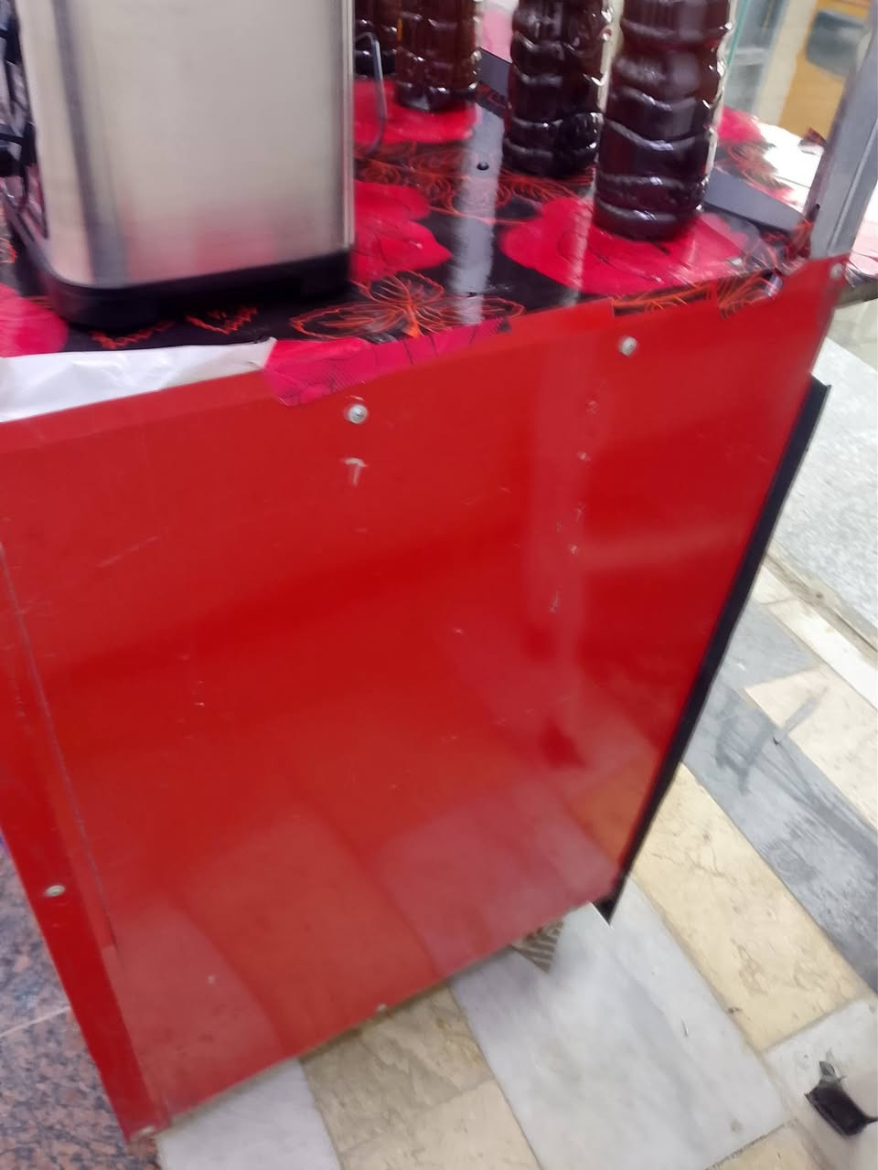 السلام عليكم جام خانه للبيع قياس رتفاع 130 عرض 150 يرادله جام السعر 100 الف مكاني بغداد ***********
