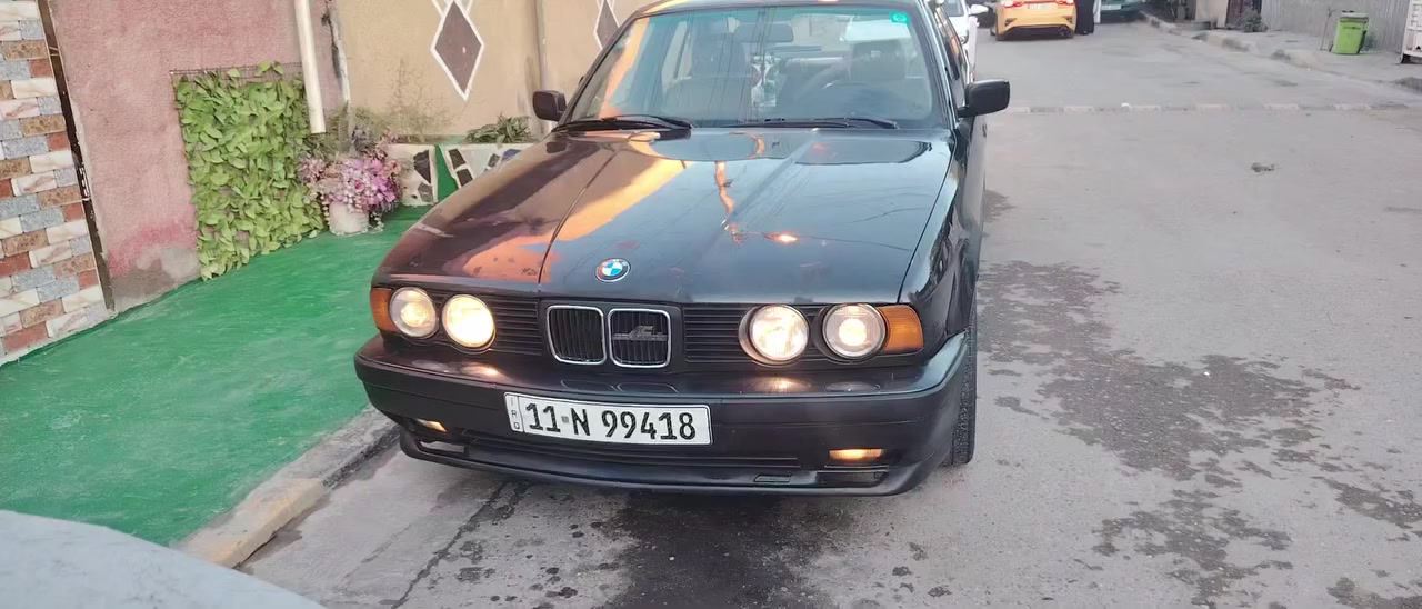 السلام عليكم بي ام 535 بأسمي موديل ٩١ وارد يابان كير مكينه صدر خير من الله تبريد شغال فقط غاز طار تخم تاير ويل هامان كهربائيات كلها شغاله مسجل بلوتوث شغال دوشمه جلد جديده كشنات كهرباء شغالات حتى التجاوي كهرباء السعد ٥٧ او بيها مجال بسيط للاستفسار *********** مكاني بغداد
