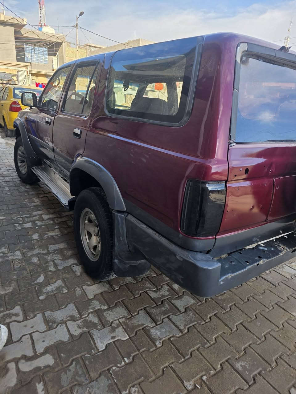 السلام عليكم
تيوته سورف مديل ١٩٩٥ رقم بغدادنكليزي سنويه ٢٠٢٨تحويل مباشر مكينه الفين ونص بطه 
لسياره يسره بلادي 
لسياره تعميرجديد مابيها نقص السعر ٥٢ وبيها مجال  
***********
مكان الكوت مركز مدينه
