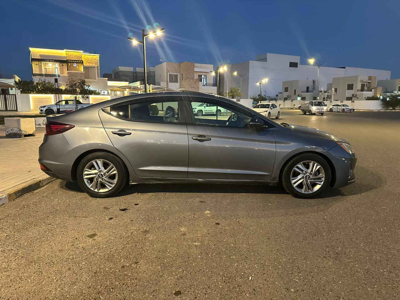 النترا 2019 امريكي للبيع
2019 شكل 2020 
سياره فول مواصفات لأخر حبه
تحديد مسار-بصمه- تنته - رادار امامي-رادار جانبي - استشعار الطرفين - بصمه- عداد رقمي- الخ....
السياره مناقصها شي تشغل وتطلع 
محركها 2000 دوش المرغوب
الكير AT البلادي المرغوب 
السعر 135 وبيها مجال 
للاستفسار/ ***********
