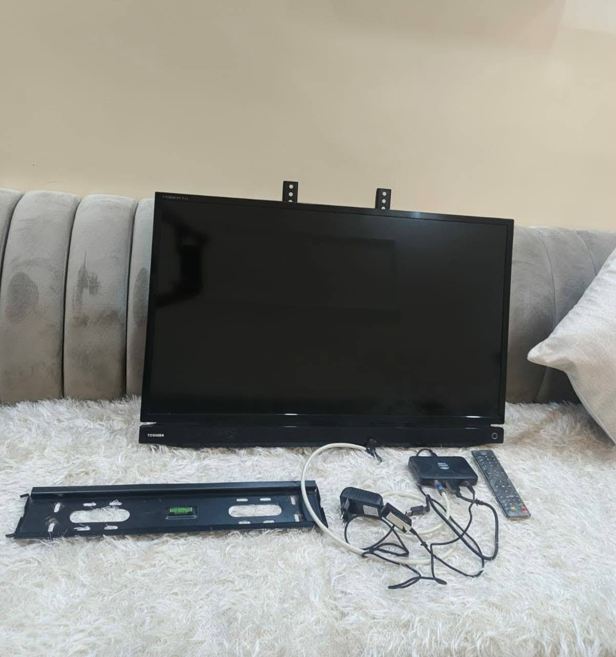 اوفن 35
برده أطفال 2/3 السعر 50
بلازمه بلا نت حجم 30السعر 100
فرشه جديد السعر 25 
تيبلم جديد ثنين 50 الف 
مراسله وتساب
***********
